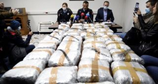 Na području Istočne Ilidže uhapšeno pet osoba i oduzeto 132 kg droge