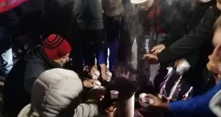 Građani Sarajeva rudarima donijeli čaj i hranu