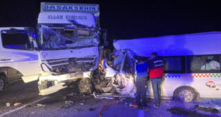 U sudaru kamiona i minibusa u Turskoj poginulo sedam osoba