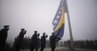 Dan državnosti BiH: Na Humu podignuta državna zastava