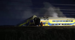 Najmanje jedna osoba poginula i 30 povrijeđeno u iskakanju putničkog voza iz šina u Nizozemskoj