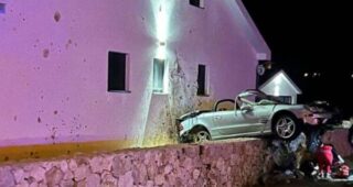 U nesreći kod Posušja poginuo vozač (2002.), suvozač hitno prebačen u Mostar